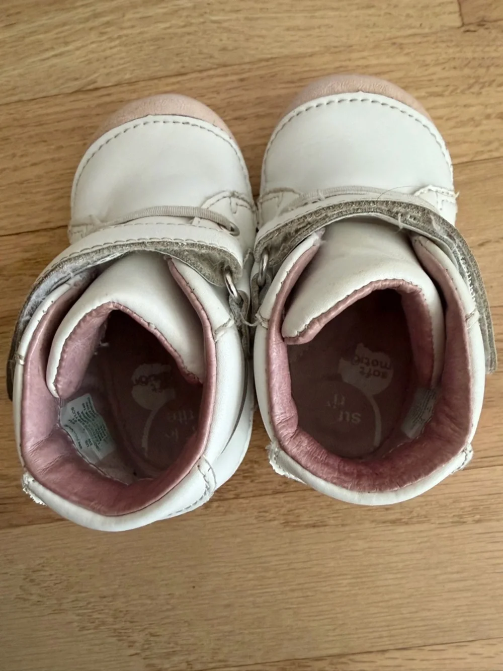 Stride Rite SM Frankie White Pink Embroidered Flowers Size 5W